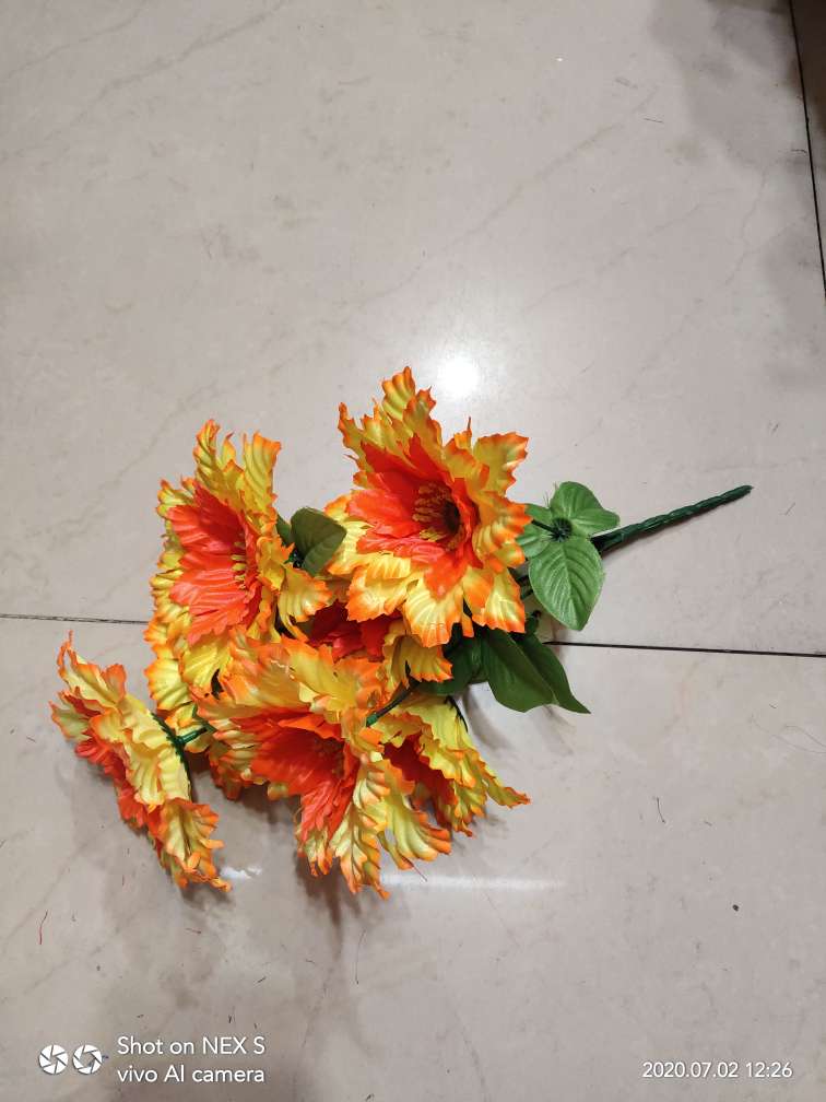 Factory direct sales with favorable prices. High-quality artificial flowers of high, medium and low grades, Qingming flowers, hand-held bouquets and various other festival bouquets. Customized colors available. 6-head glittering flowers. Welcome new and old customers to visit Specification image