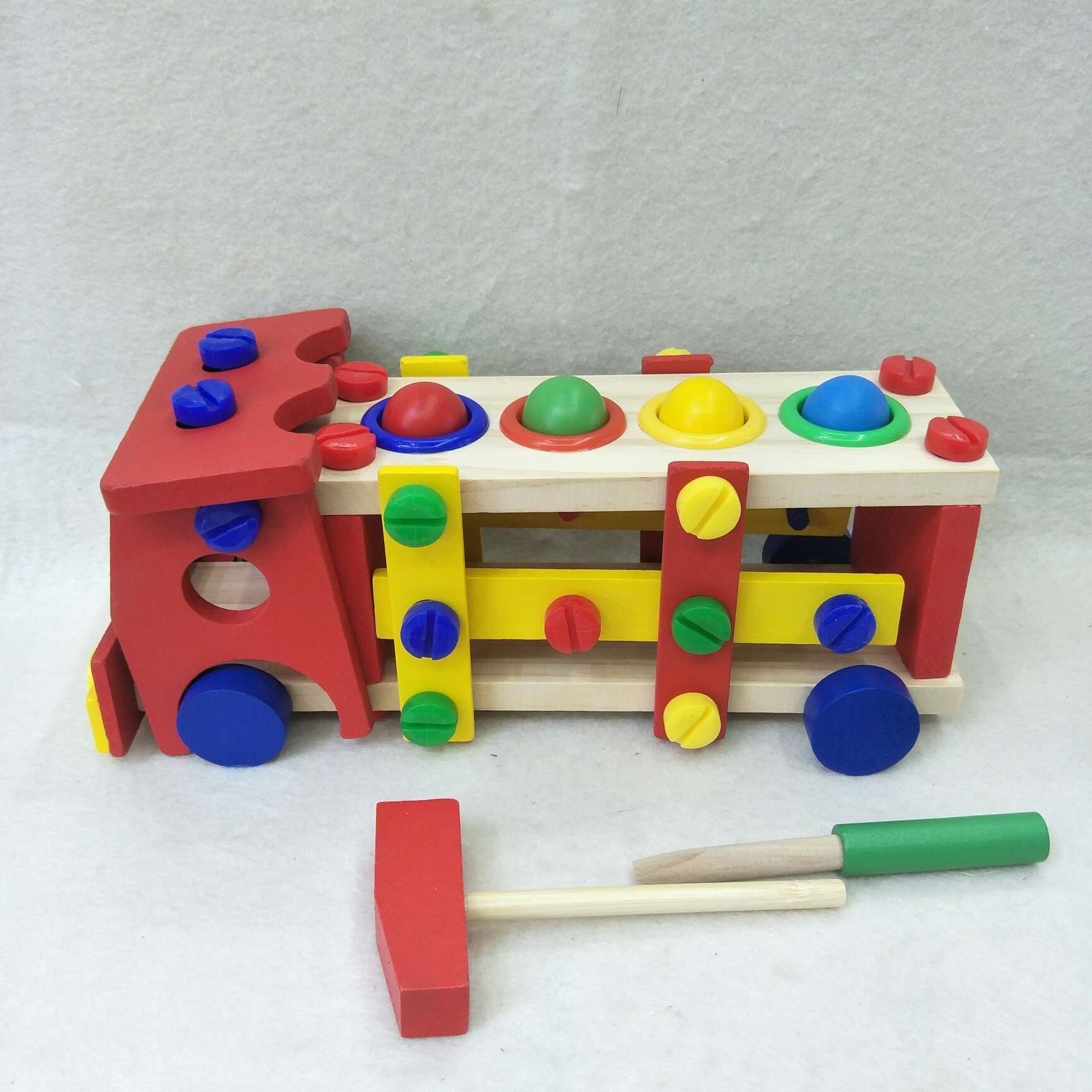 Wooden ball tapping screw car