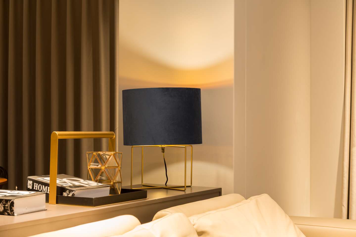 Flannelette Table Lamp Metal Table Lamp Wrought Iron Table Lamp Interior Decoration Light details Picture