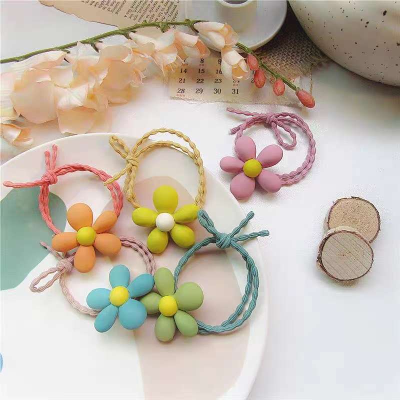 Plastic five-petal flower hair rope