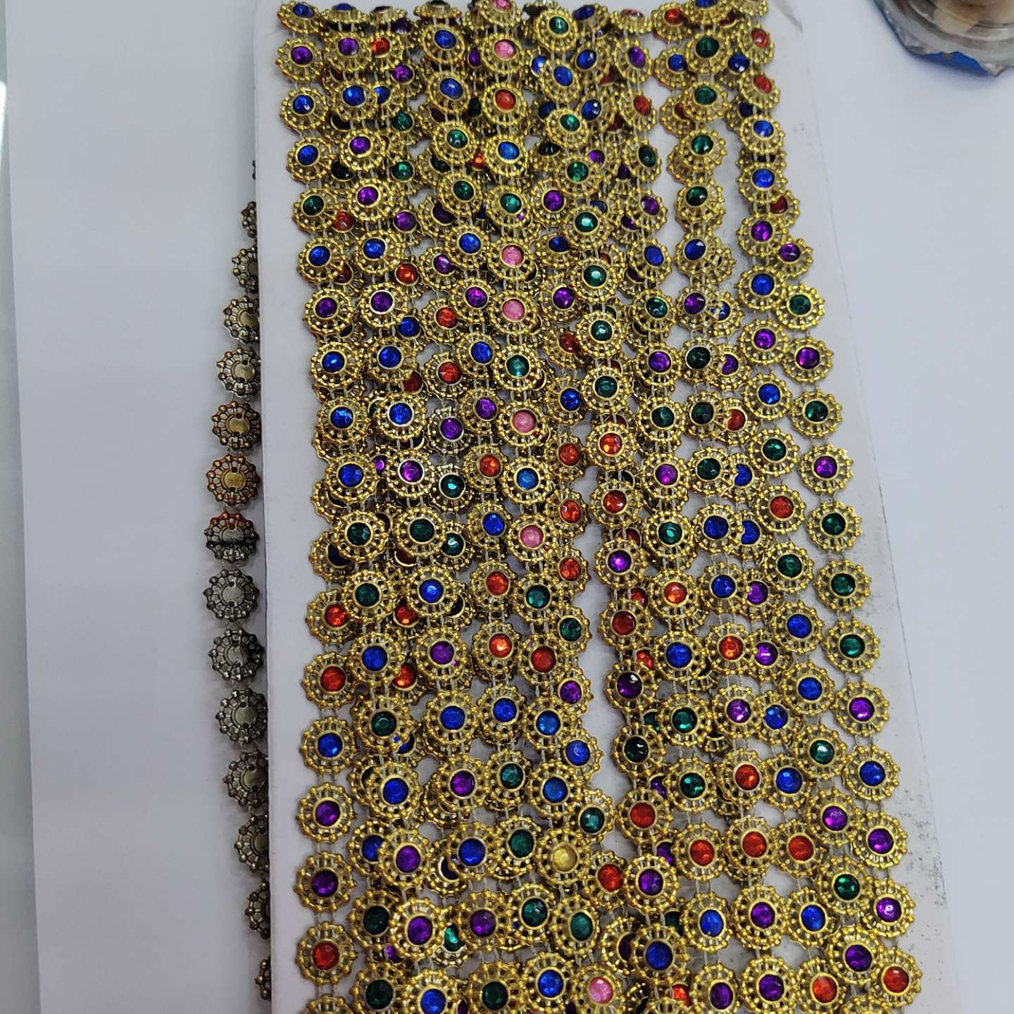 Factory direct sales of home textile products, stage shoes, clothing accessories, silver and multicolored diamond threads, diamond rows and diamonds undefined