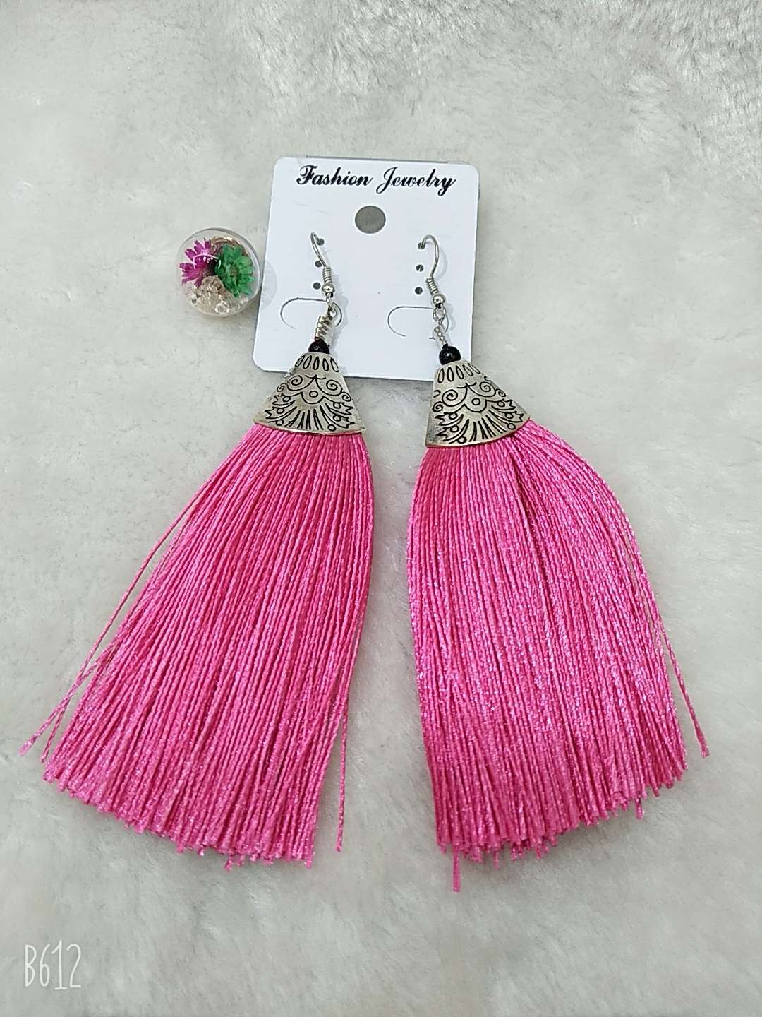 Chinese style fish mouth tassel popular earrings thumbnail