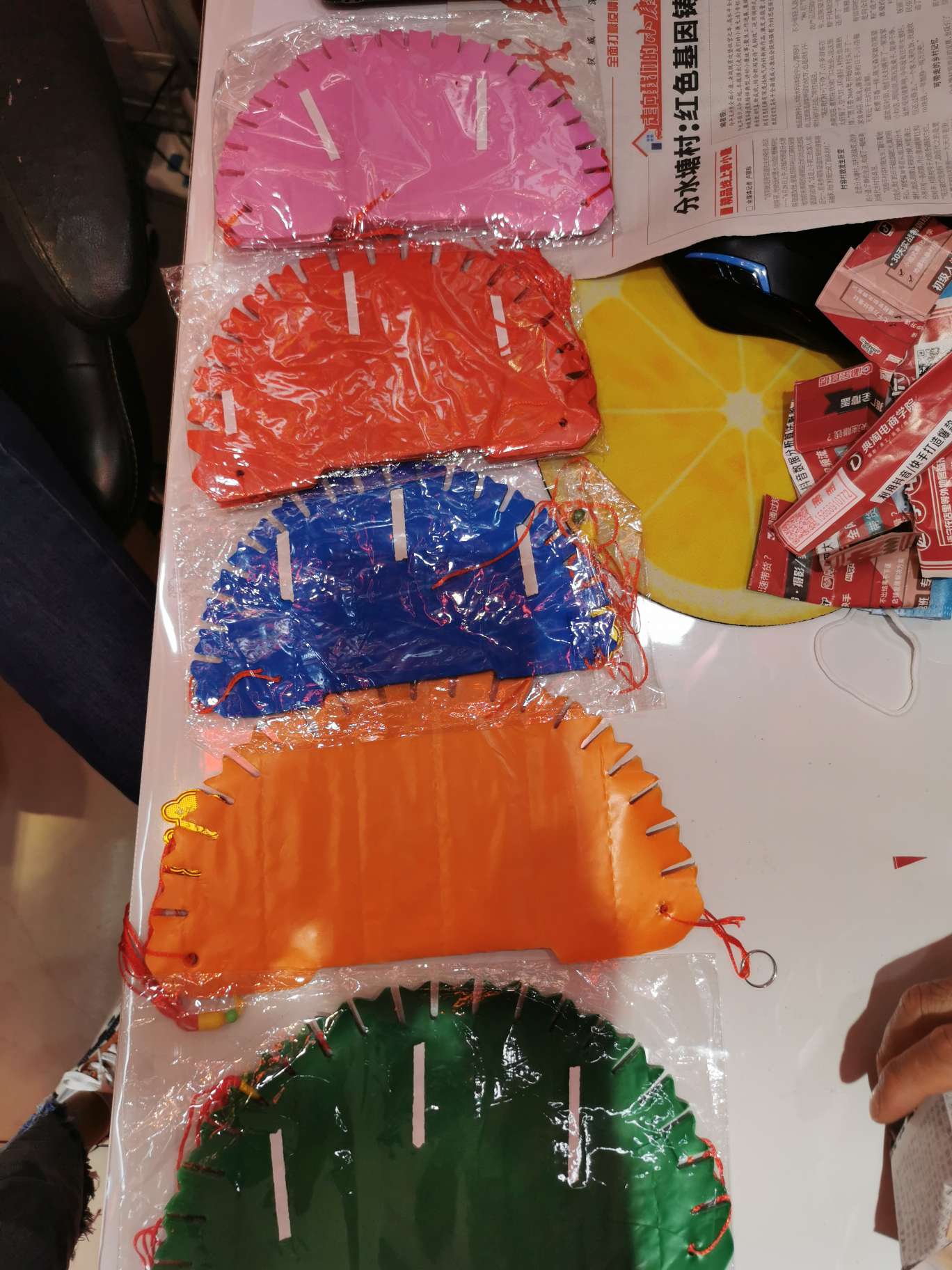 New Year supplies: plastic lanterns, embroidered ball paper lanterns details Picture