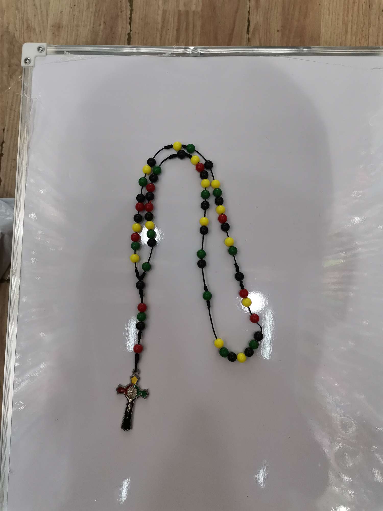 Collar de hilo acrílico