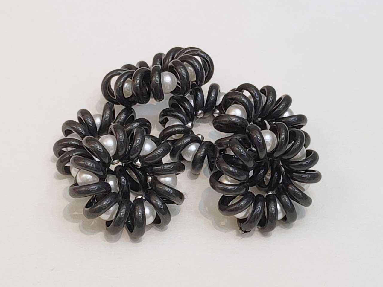Black Scrunch details Picture