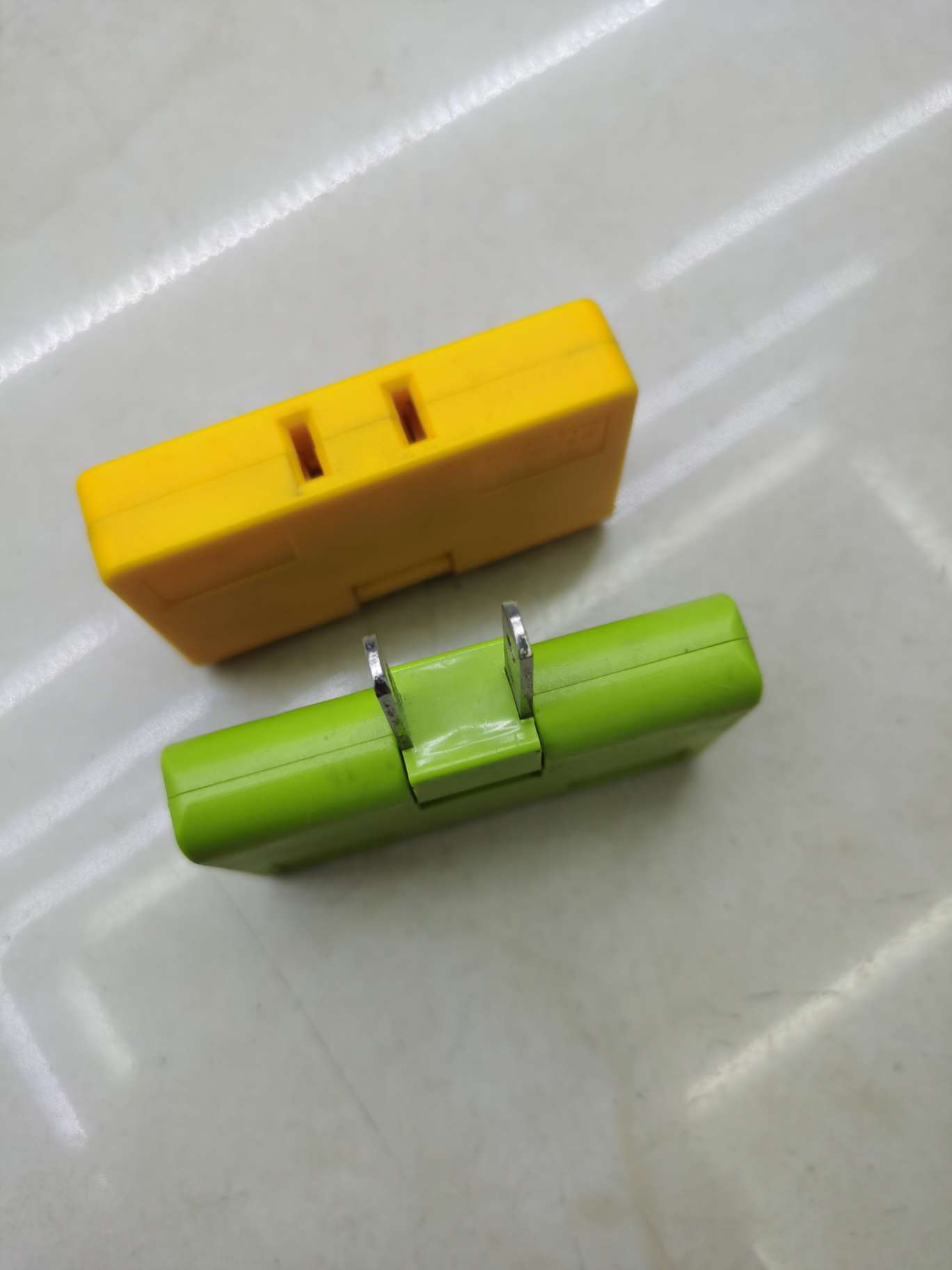 国内一拖三插头细节图