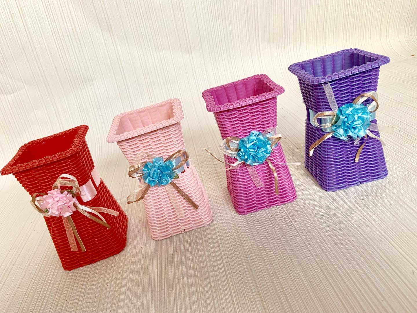 M3 plastic vase thumbnail