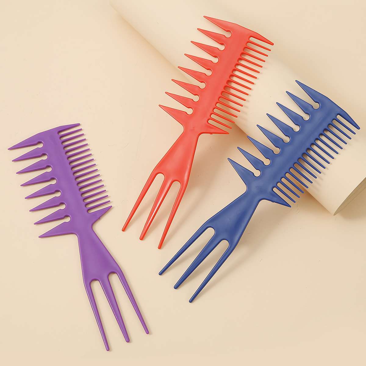 Factory direct sales of flat combs, professional hairdressing combs, flat combs, hair styling combs, oil-cut combs, colored plastic combs, three-in-one wide-toothed combs