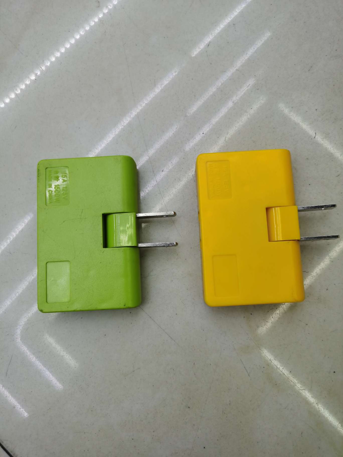 国内一拖三插头