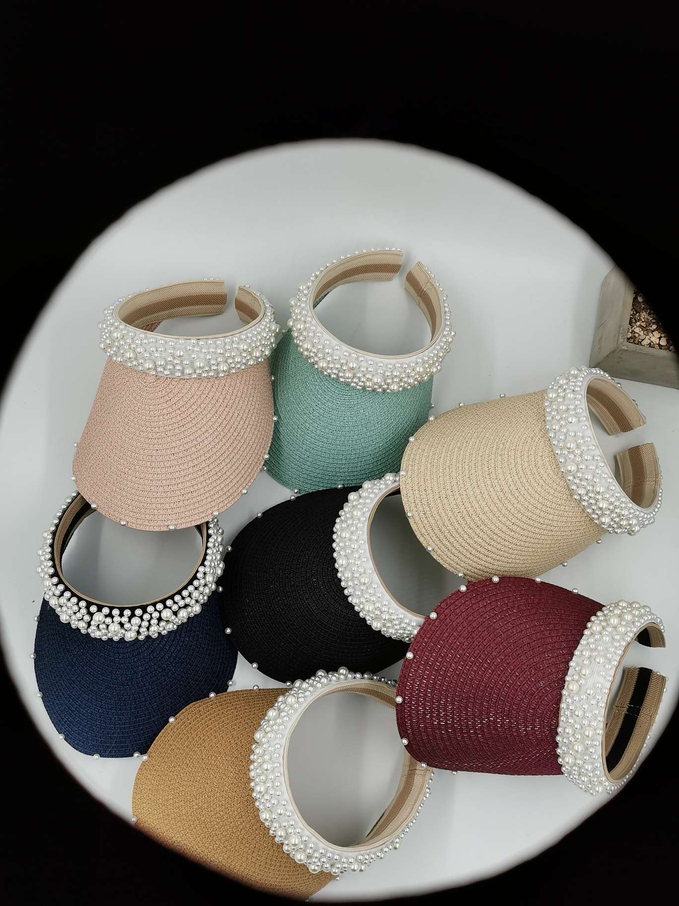 Paper pearl hollow top hat thumbnail