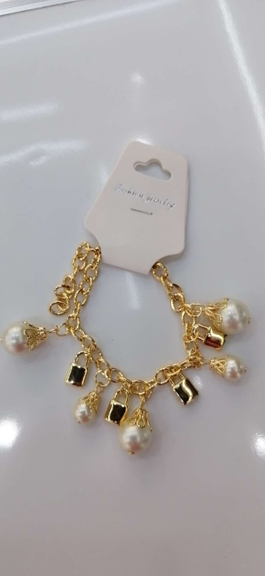 Pendant lock bracelet
