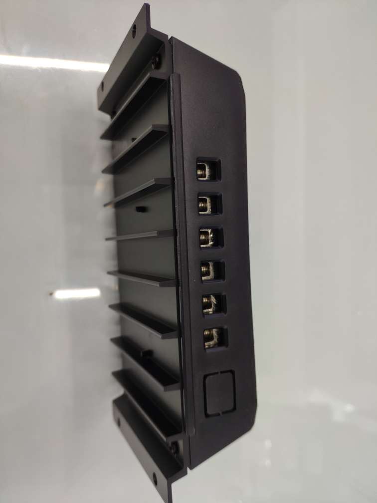 高品质太阳能控制器 光伏必备良品产品图