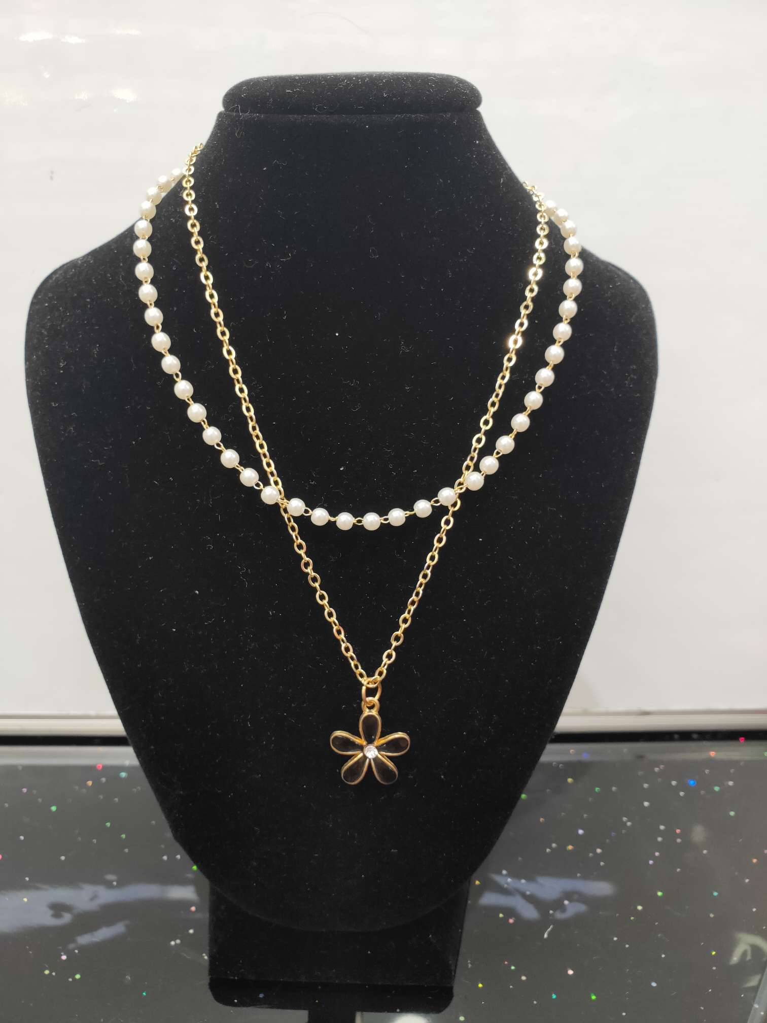 New pearl imitation necklace popular five leaf pendant thumbnail