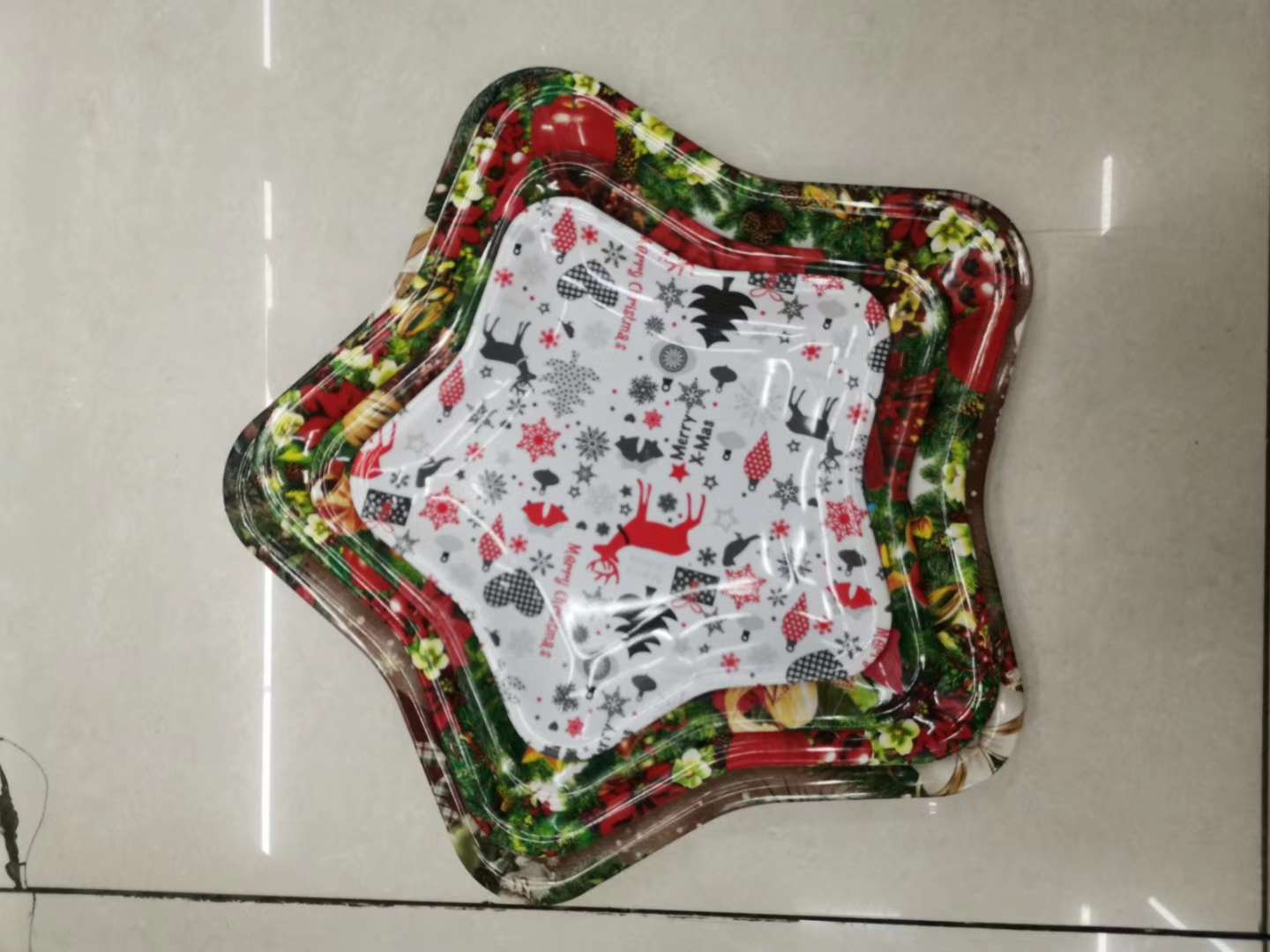 Plastic Christmas plates