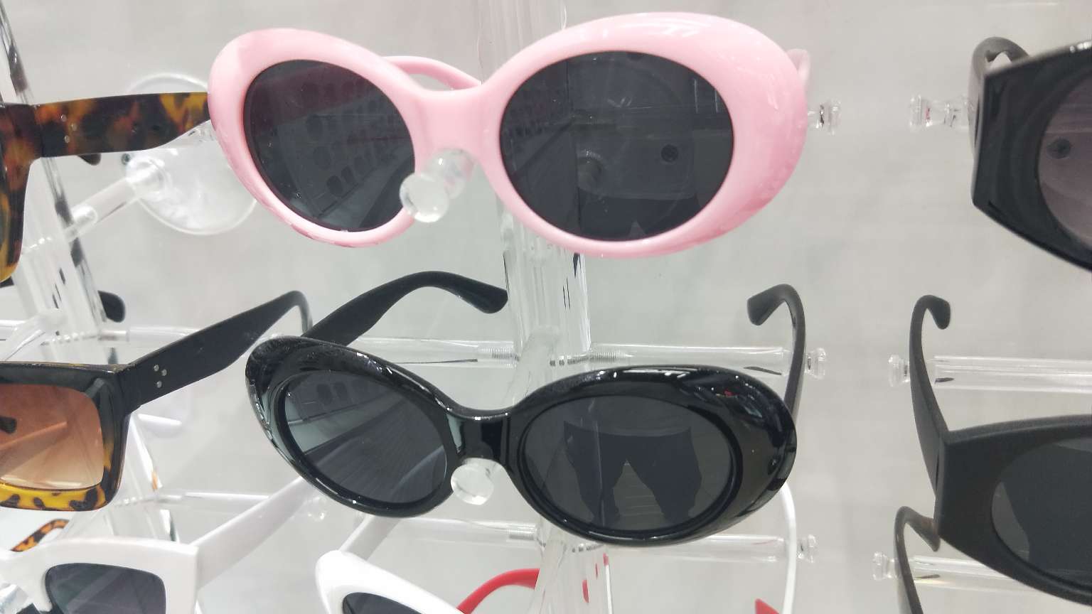 Classic sunglasses thumbnail