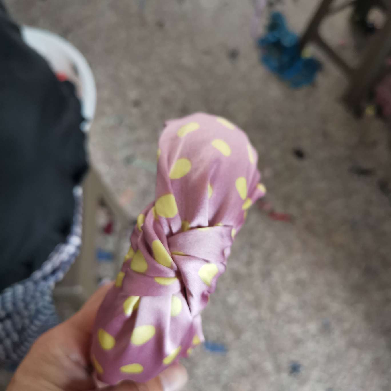 Knot hair band thumbnail