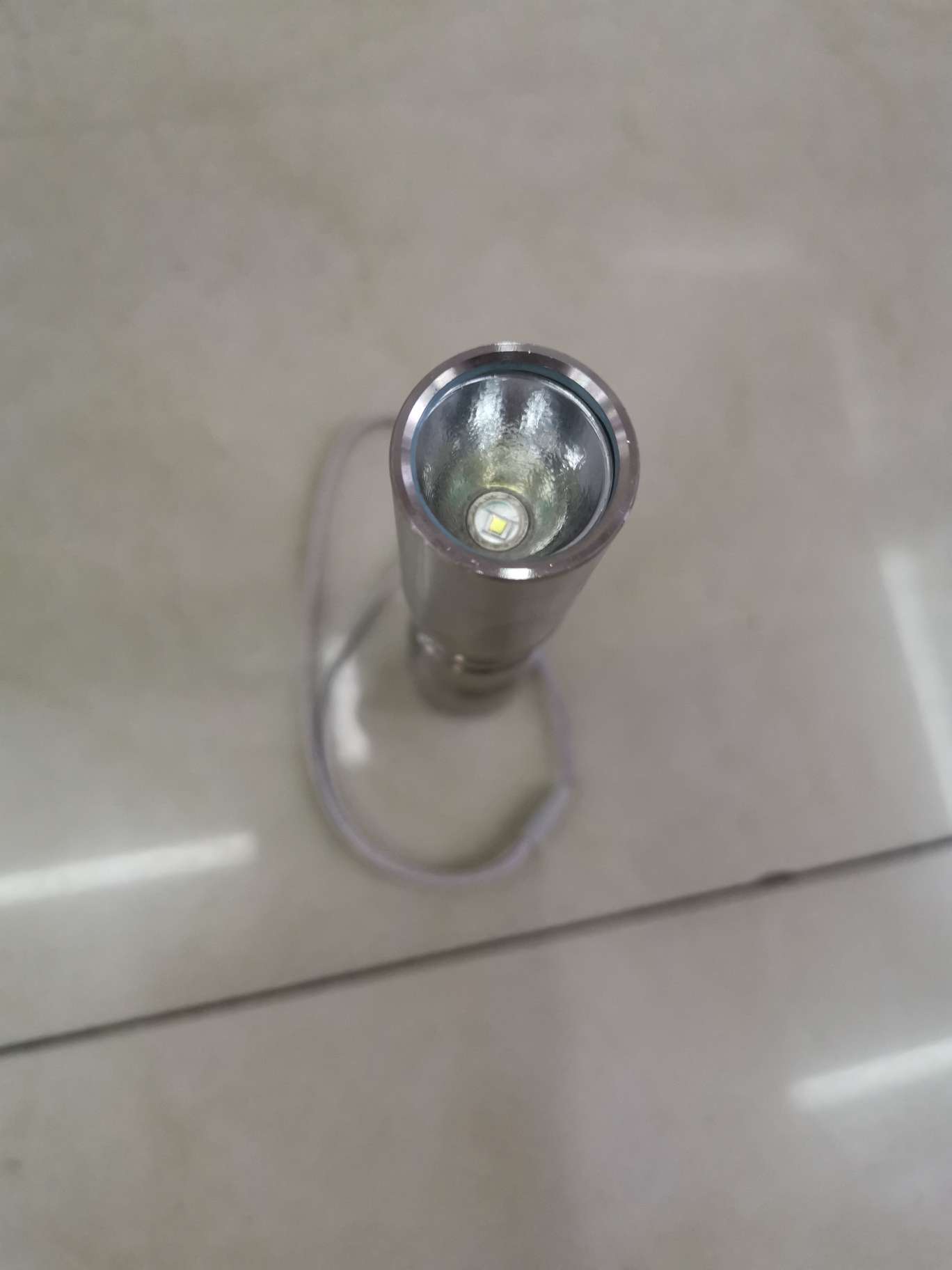 High-quality stainless steel high-intensity rechargeable flashlight Specification image