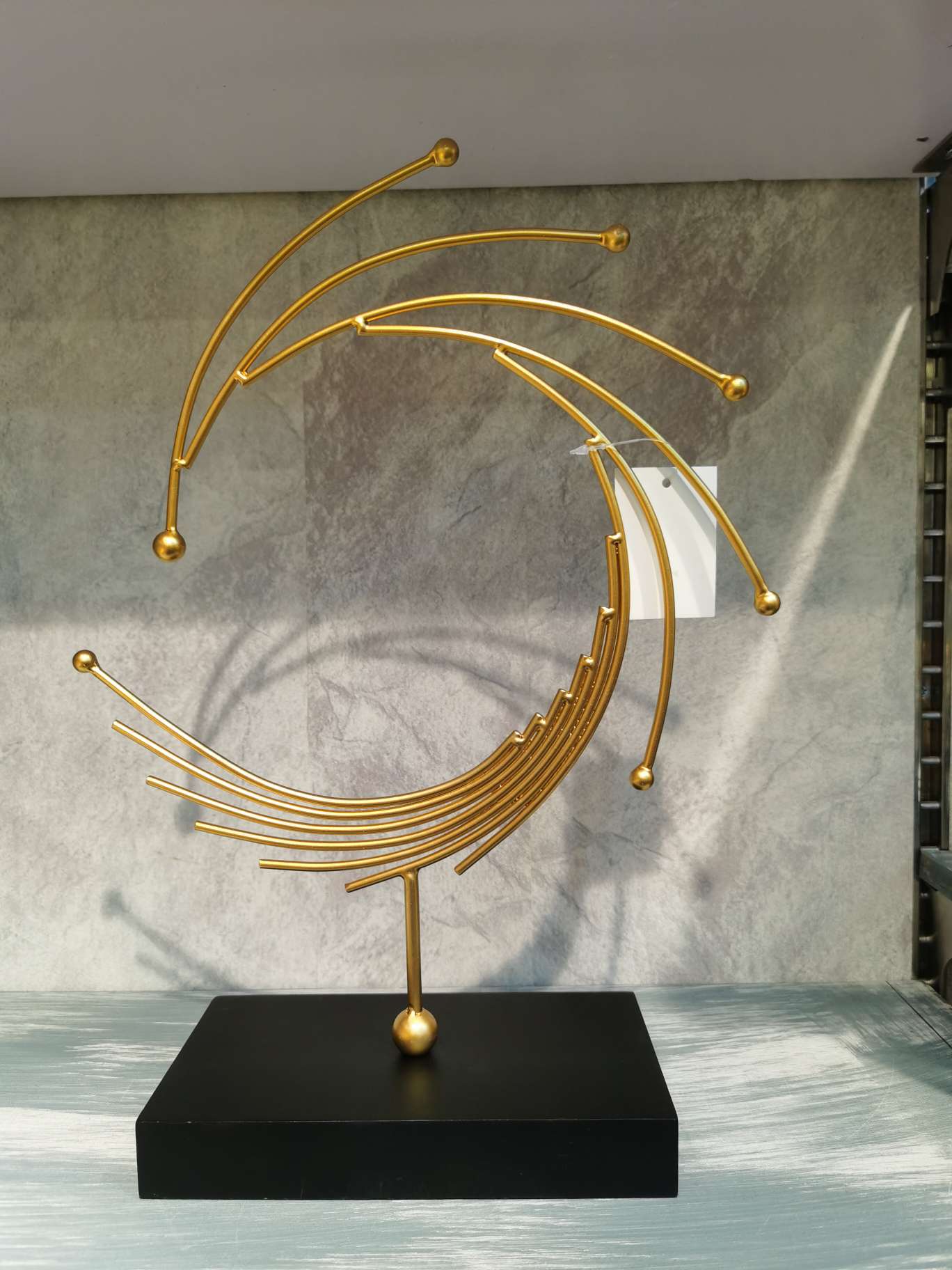 Gold bird head shape wood decoration creative iron art geometric Nordic iron home ornaments decoration bedroom bedside living room teahouse cafe thumbnail