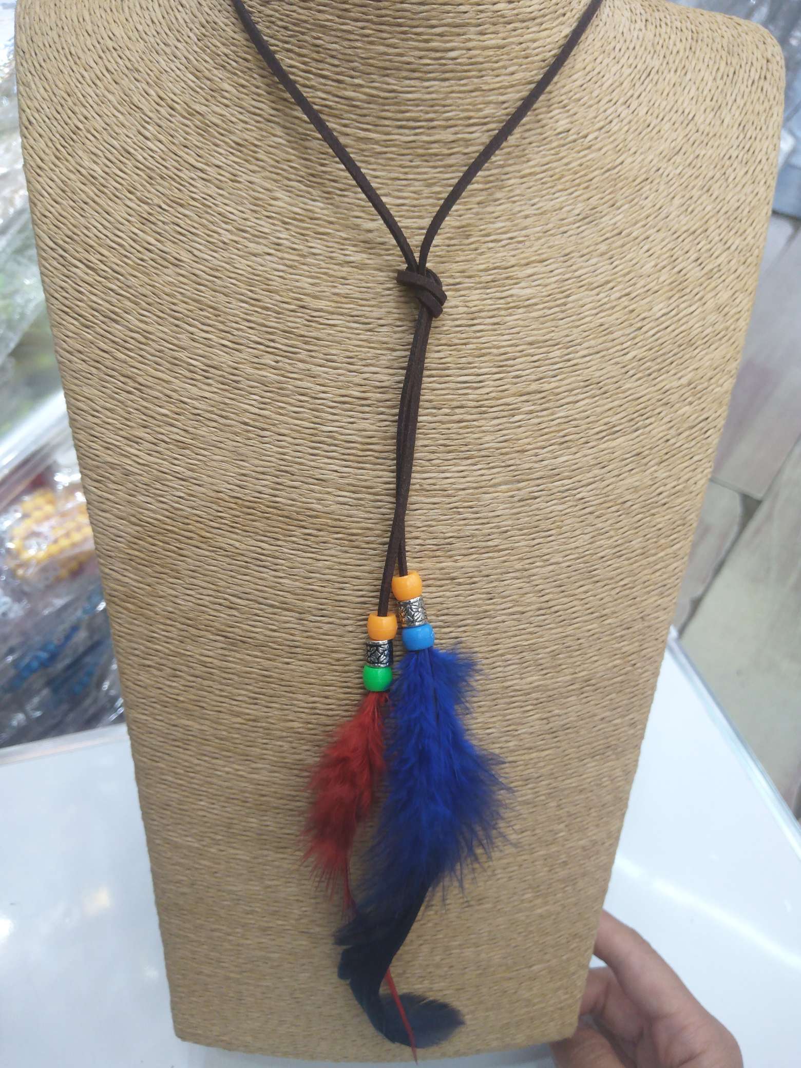 Bohemian-style necklaces are popular in Europe and America. 5