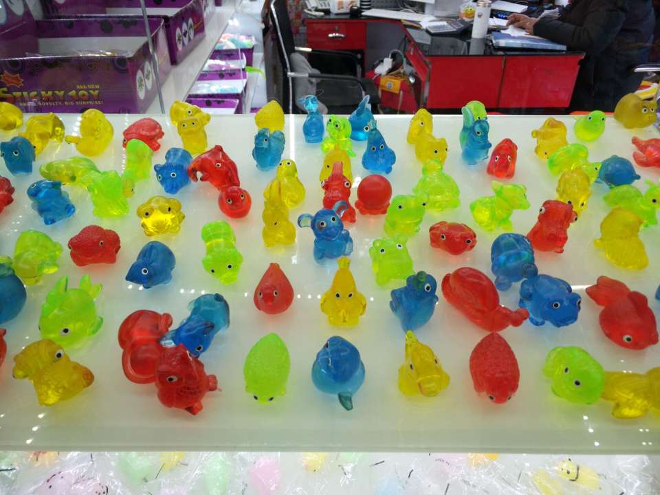 发泄玩具儿童玩具粘粘软胶动物小动物混