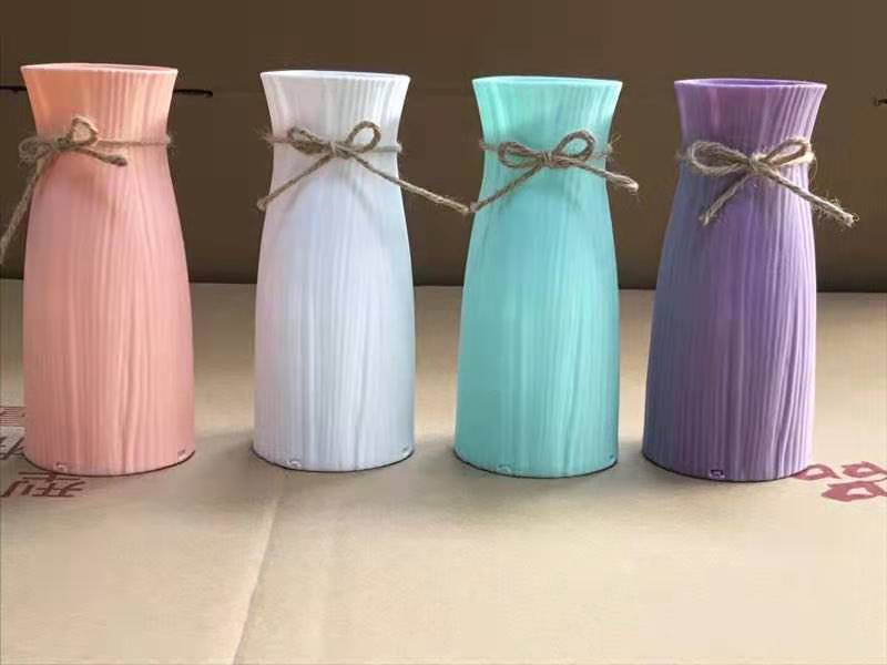 C5 plastic vase thumbnail