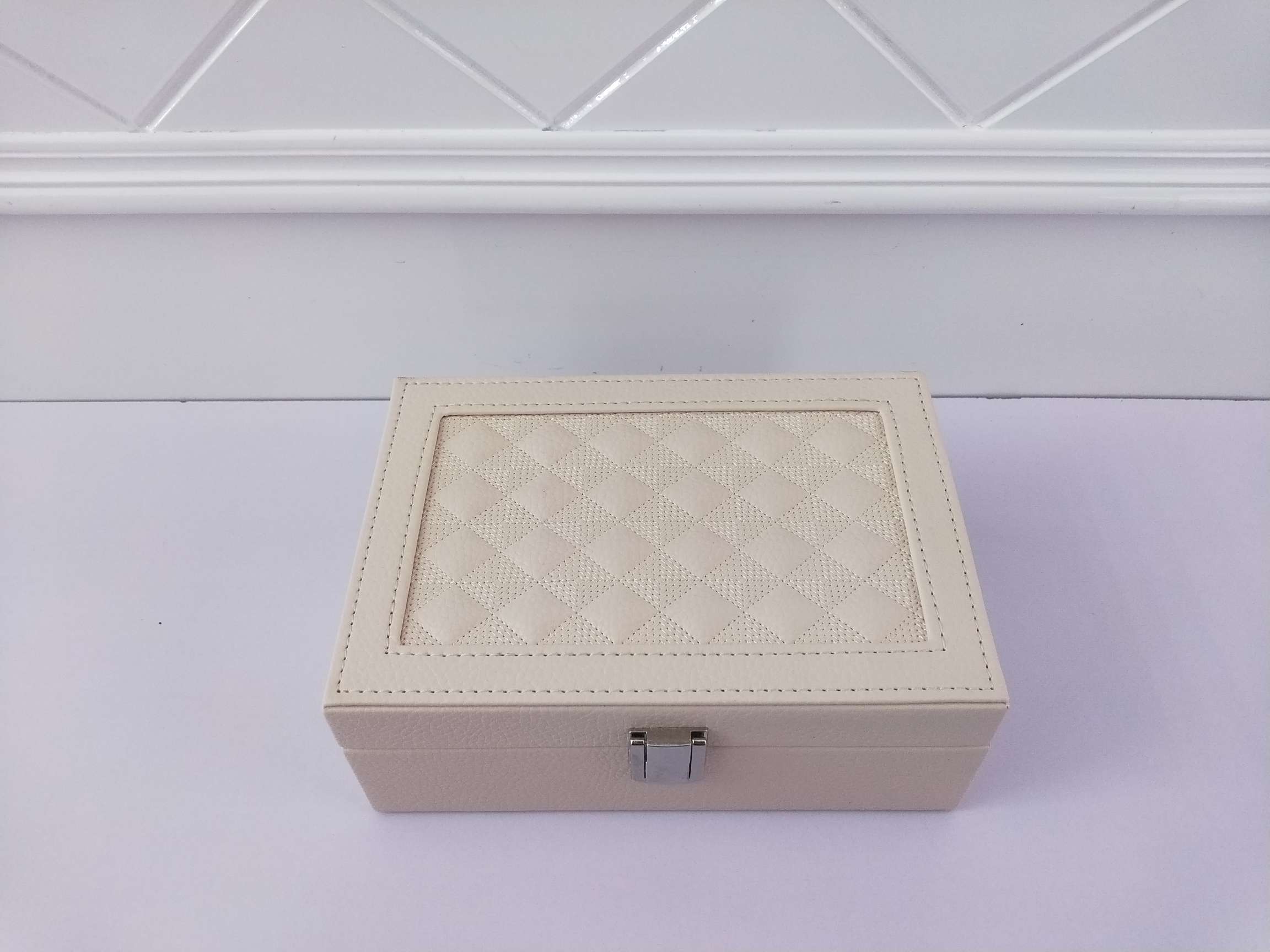 Jinqi Portable single-layer jewelry box, Ring, necklace, leather storage box, multi-functional jewelry box, new A-228-A Specification image