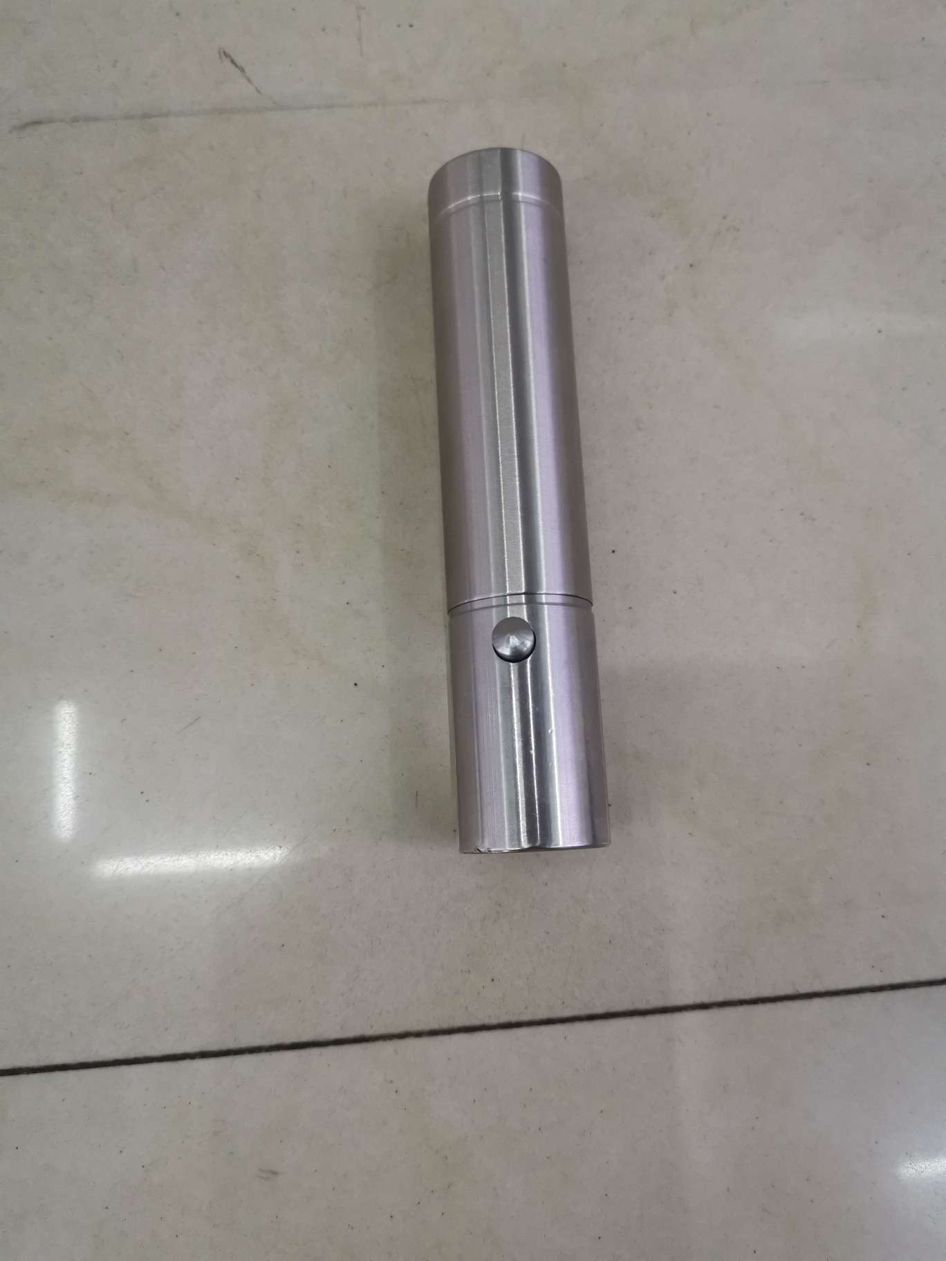 Meisile stainless steel rechargeable high-intensity flashlight details Picture