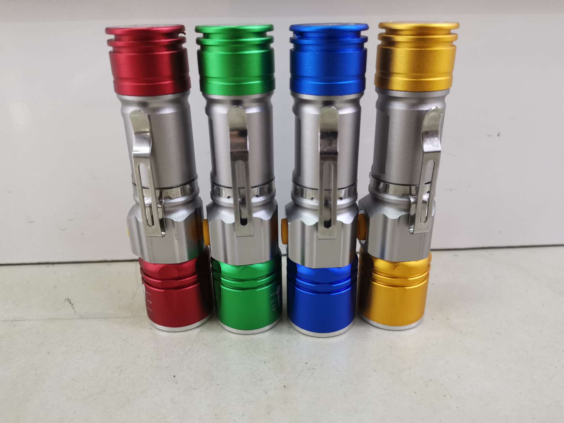 318USB充电铝合金调焦手电多色可混