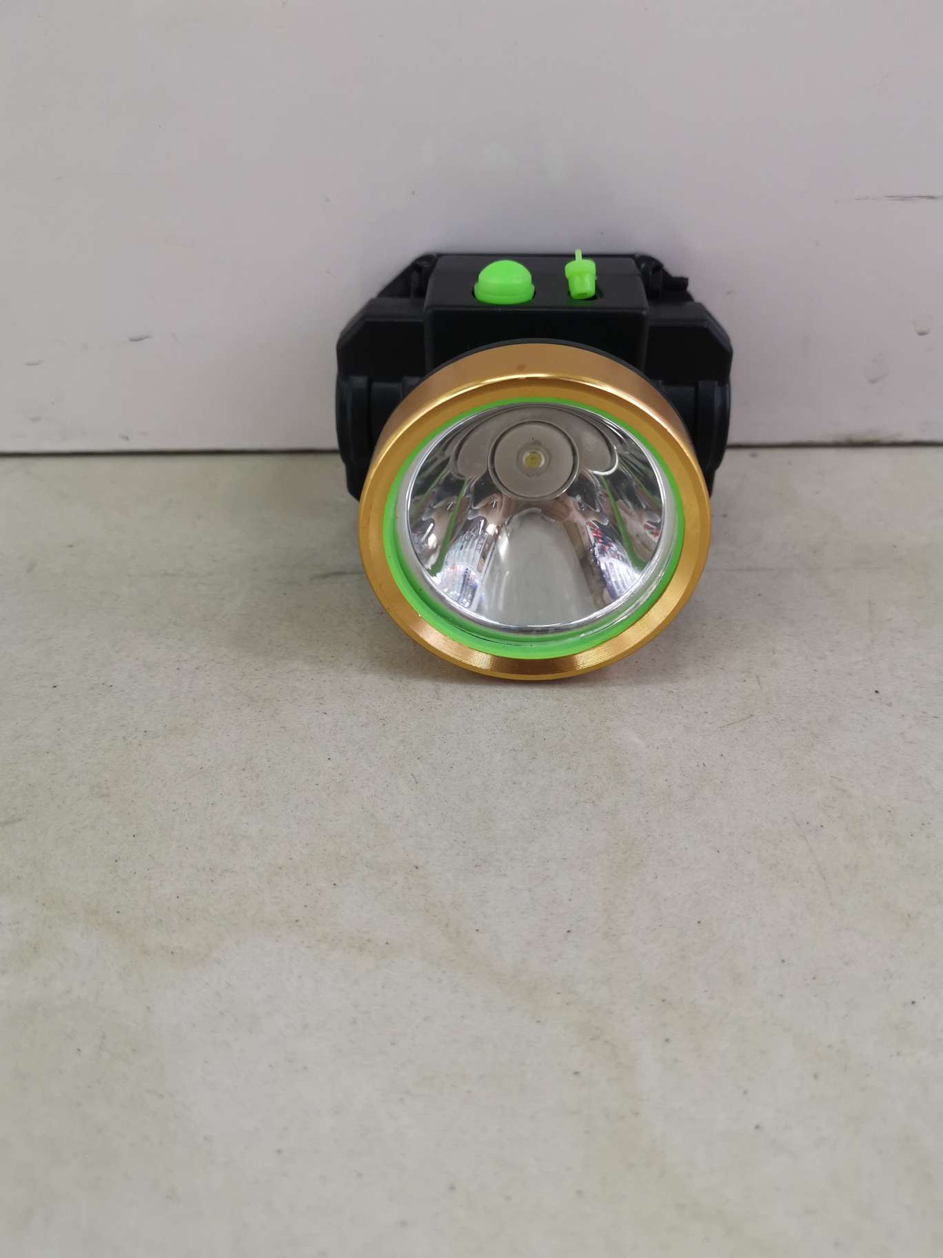 LED aluminum alloy rechargeable portable strong headlamp Application Scenario