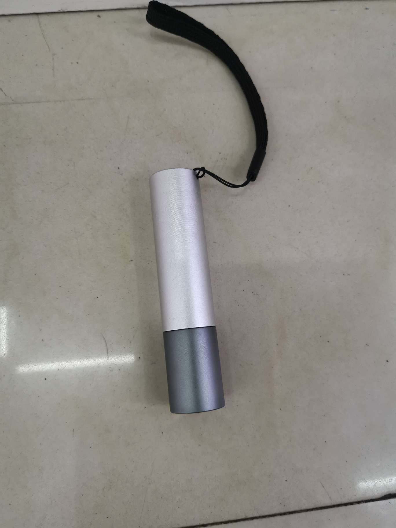 2020 New portable high-intensity flashlight with focusing and USB charging Specification image