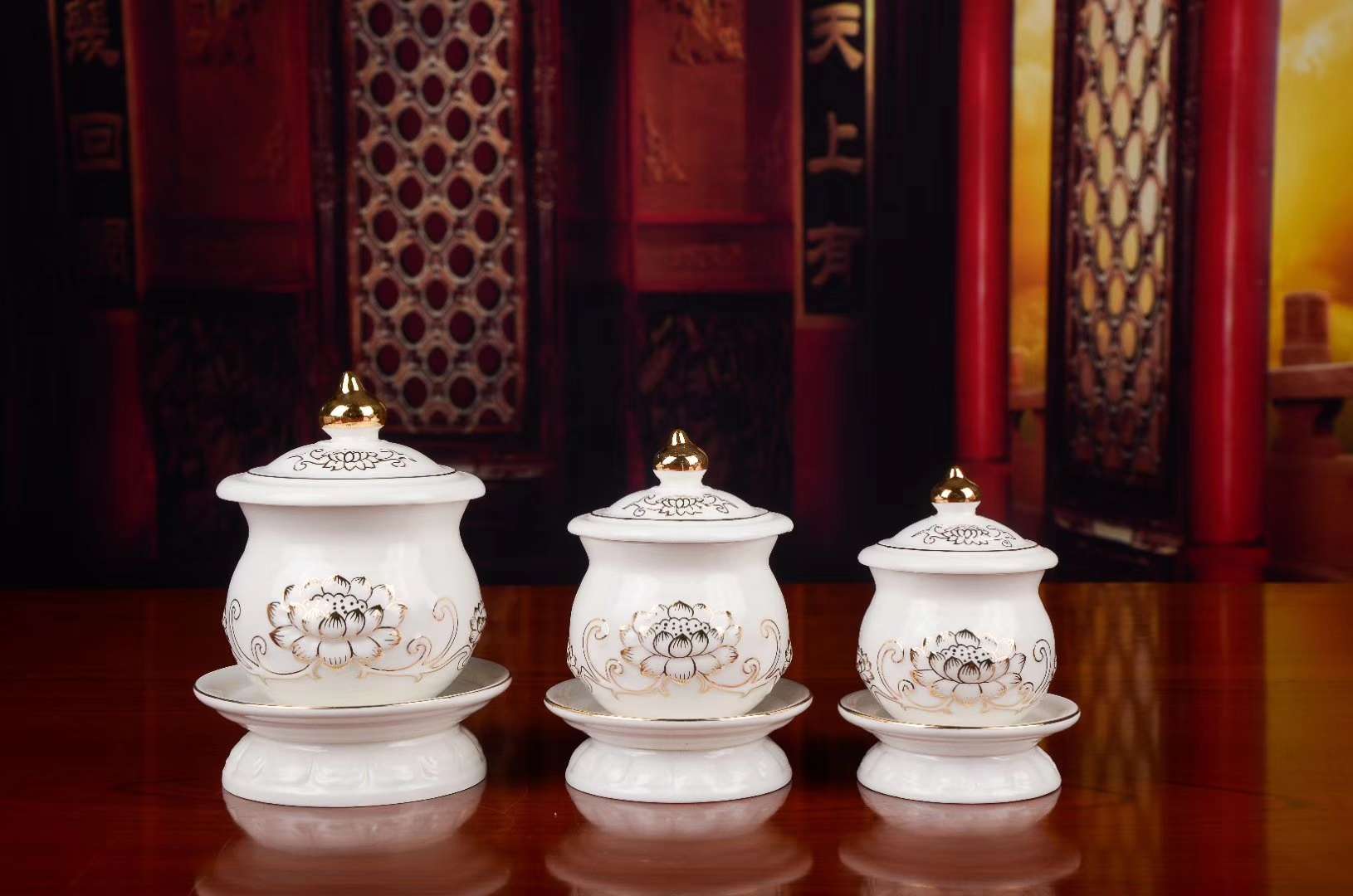 Xiangrui Buddhist Utensils A white description gold small, medium and large cups