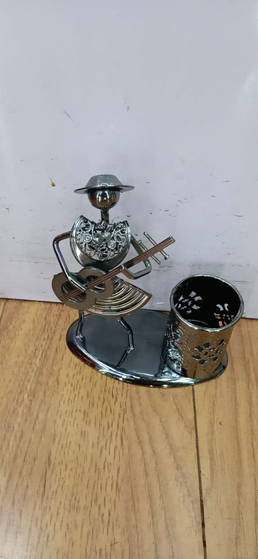 C001 iron woman pen holder thumbnail