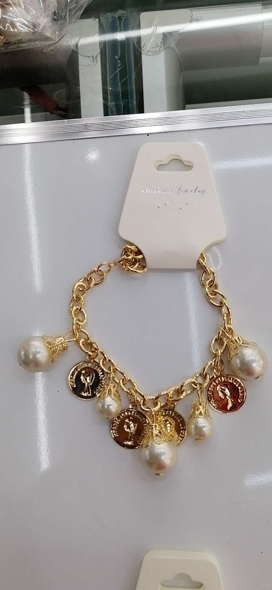 Big pearl bracelet thumbnail