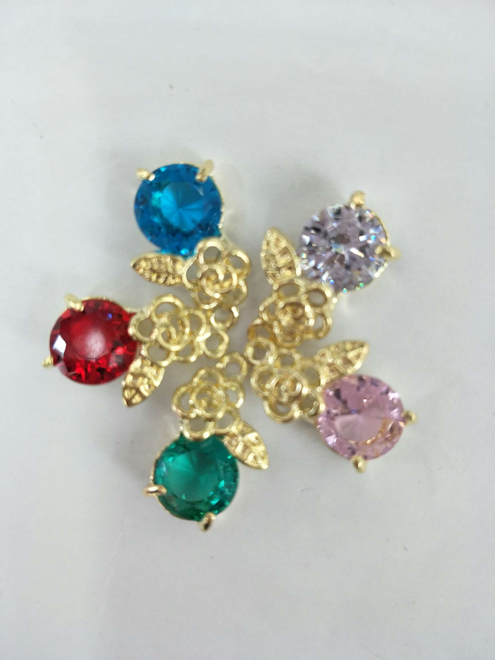 Zircon decorated with diamond face, electrophoretic gold, earring pendant bracelet accessories