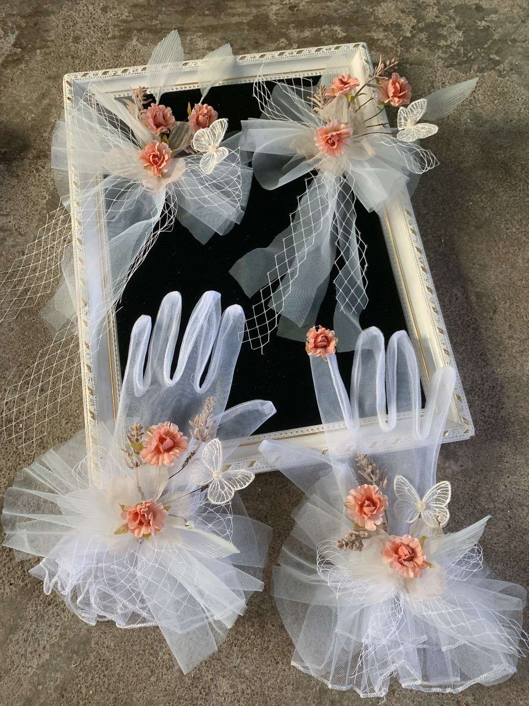 Fascinator gloves are pink thumbnail