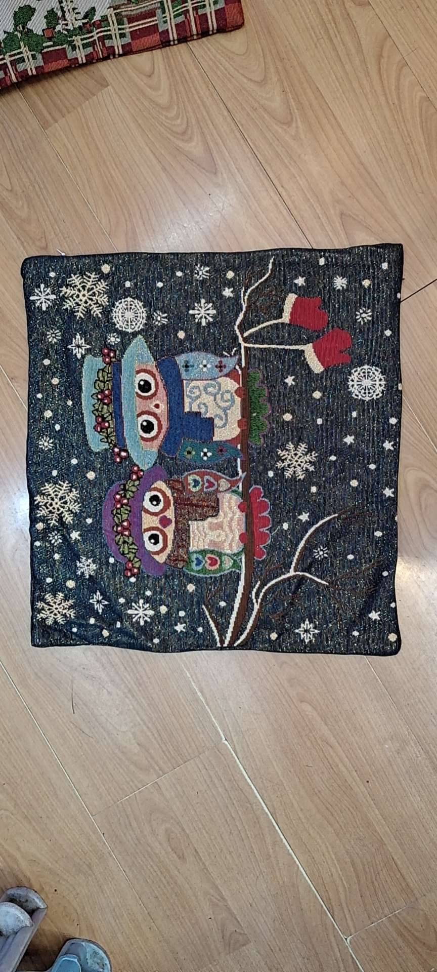 Christmas throw pillow 1 thumbnail