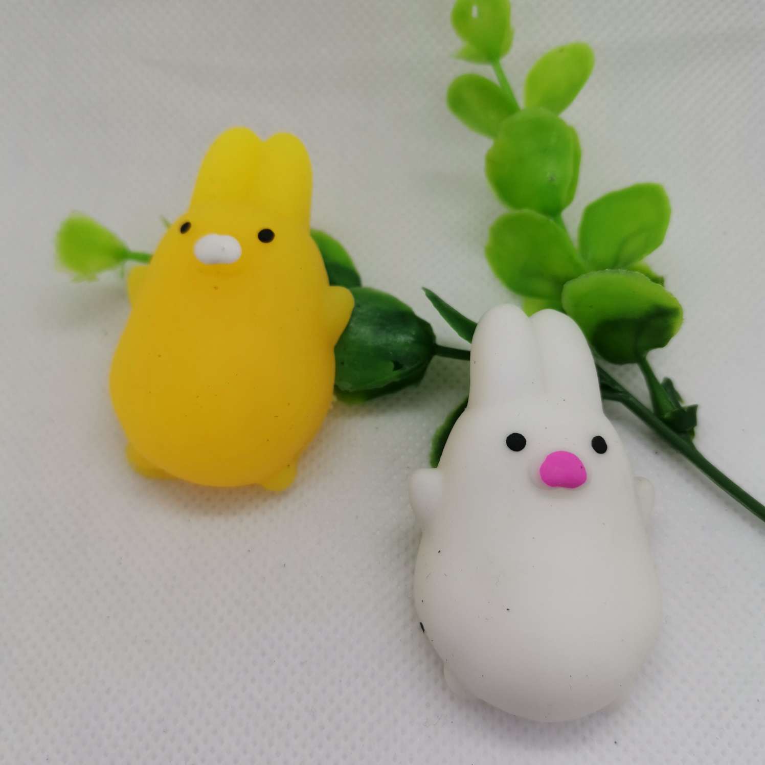 The ground pushes the night market hot style pinching the happy lovable pet toy decompression cute cartoon TPR toy adult decompression cute little toy long ear rabbit thumbnail