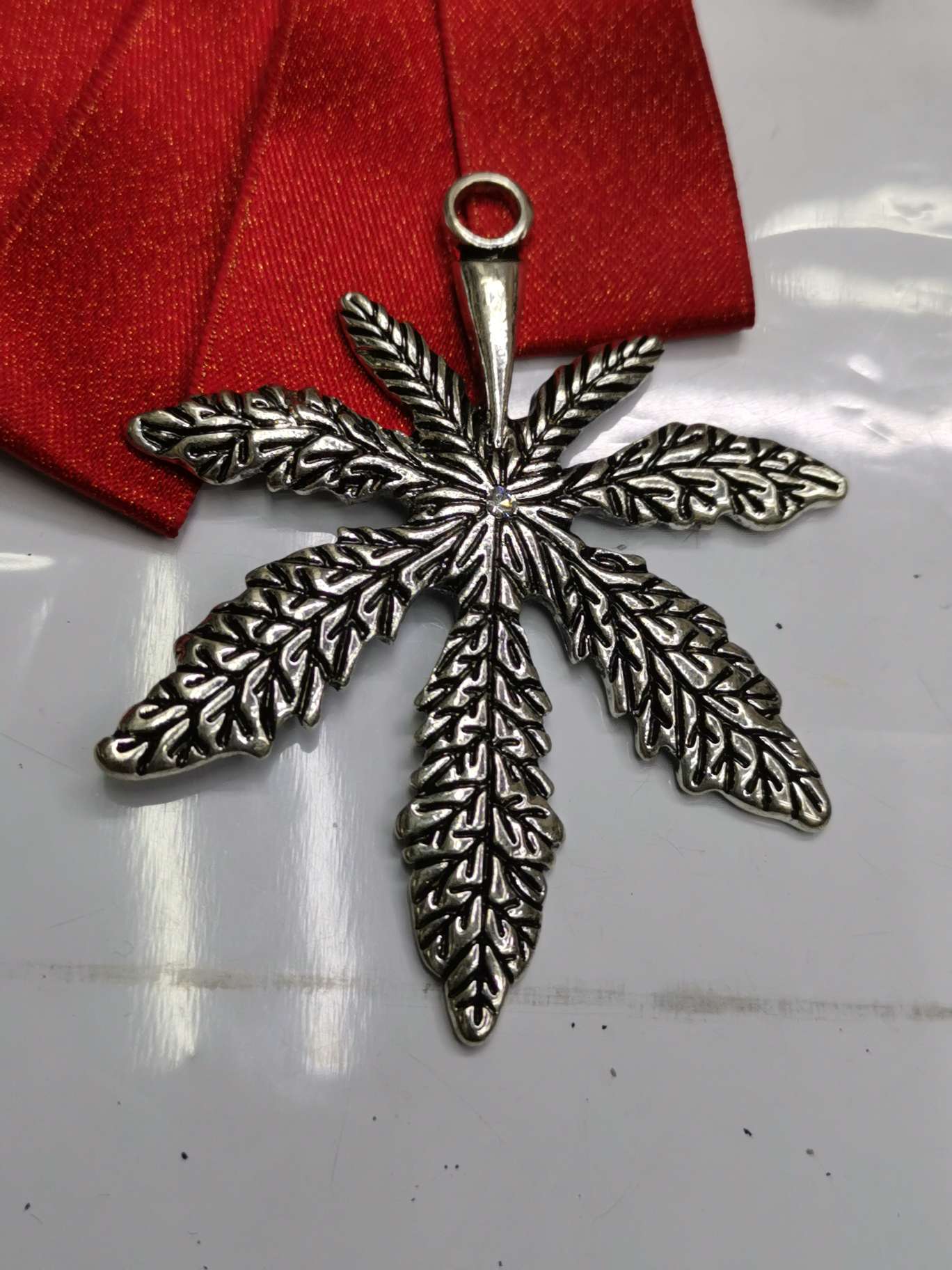 Factory direct sales, necklace pendants, sweater chain pendants, keychain pendants Specification image