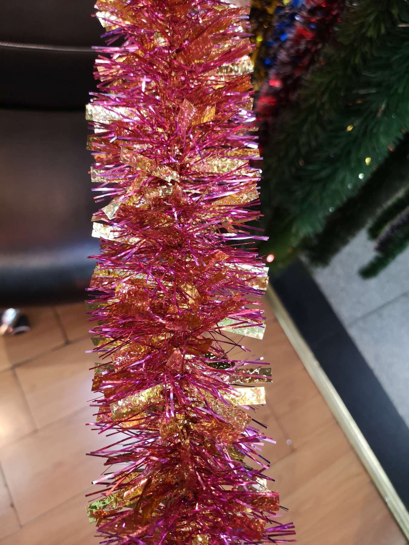 Venta directa de fábrica, varios días festivos, artículos de celebración, tiras de color decorativas de navidad, plum red + gold, colores mezclables
