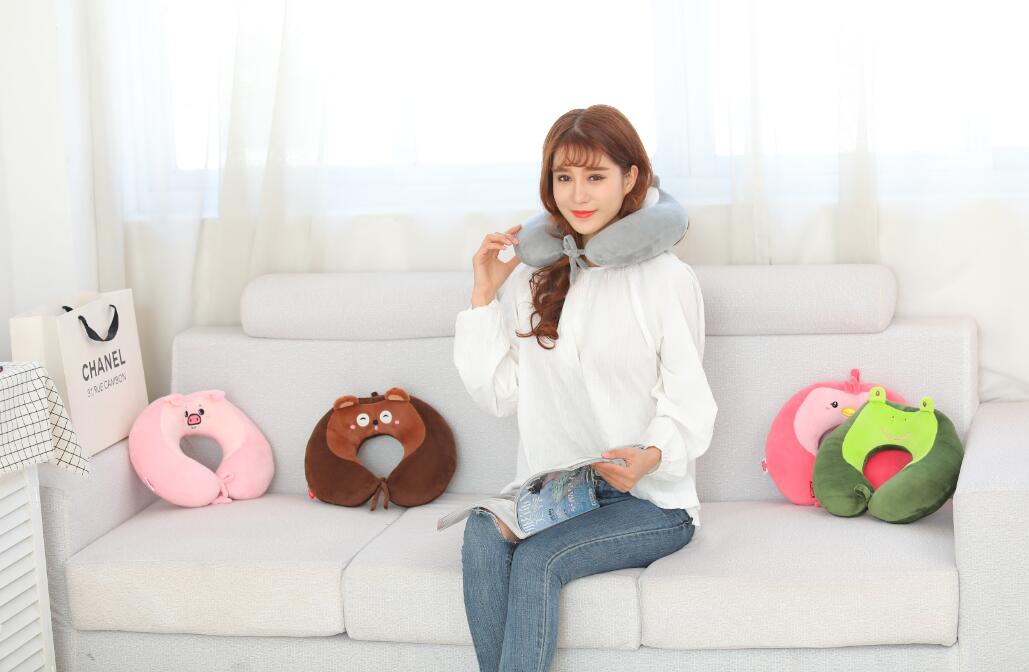 Cartoon hump U-shaped pillow for cervical spine protection