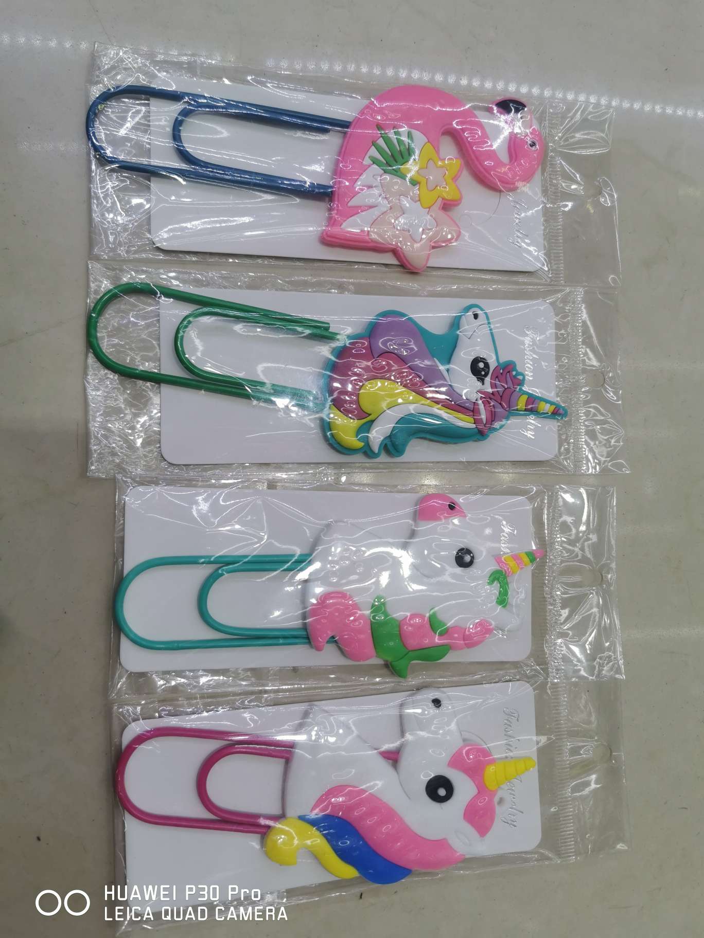 PVC独角兽书签图