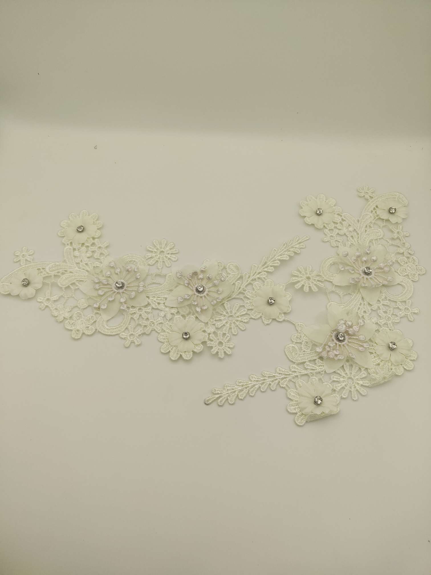 Polyester-polyester double-flower hand-stitched beaded flower clothing accessories, DIY collar flower wedding dress decoration 1-2 Specification image
