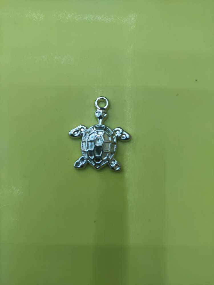 H955乌龟长大约28 MM，宽24 MM，速度4 MM，孔径3 MM，电镀白k