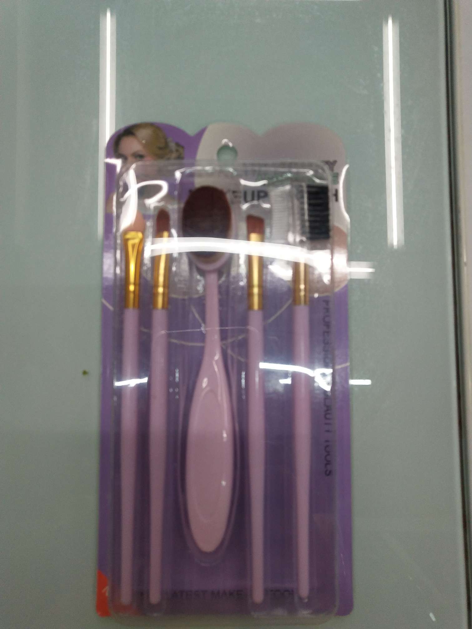 The toothbrush has five brushes thumbnail