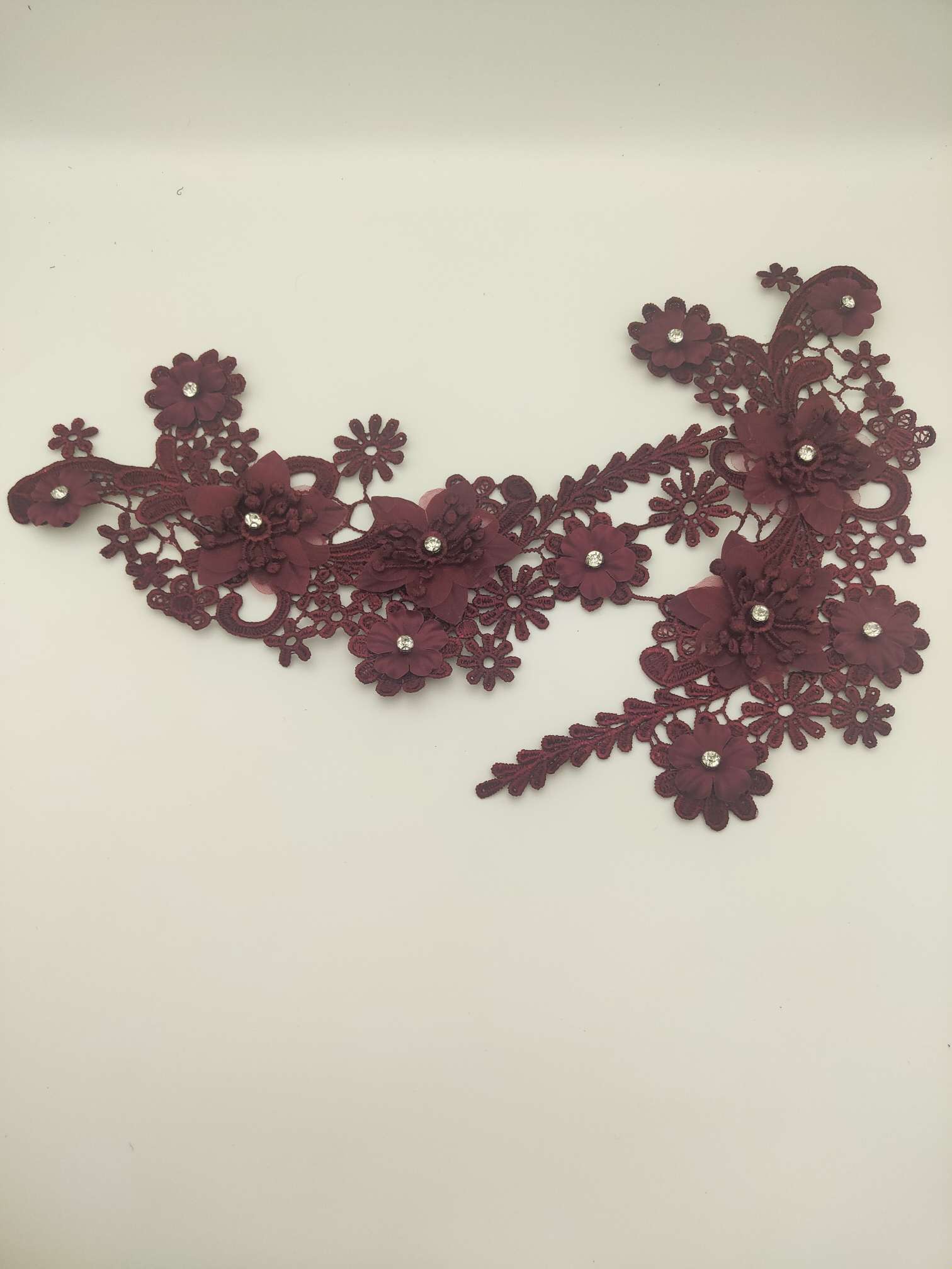 Polyester-polyester double-flower hand-stitched beaded flower clothing accessories, DIY collar flower wedding dress decoration 1-1 Application Scenario