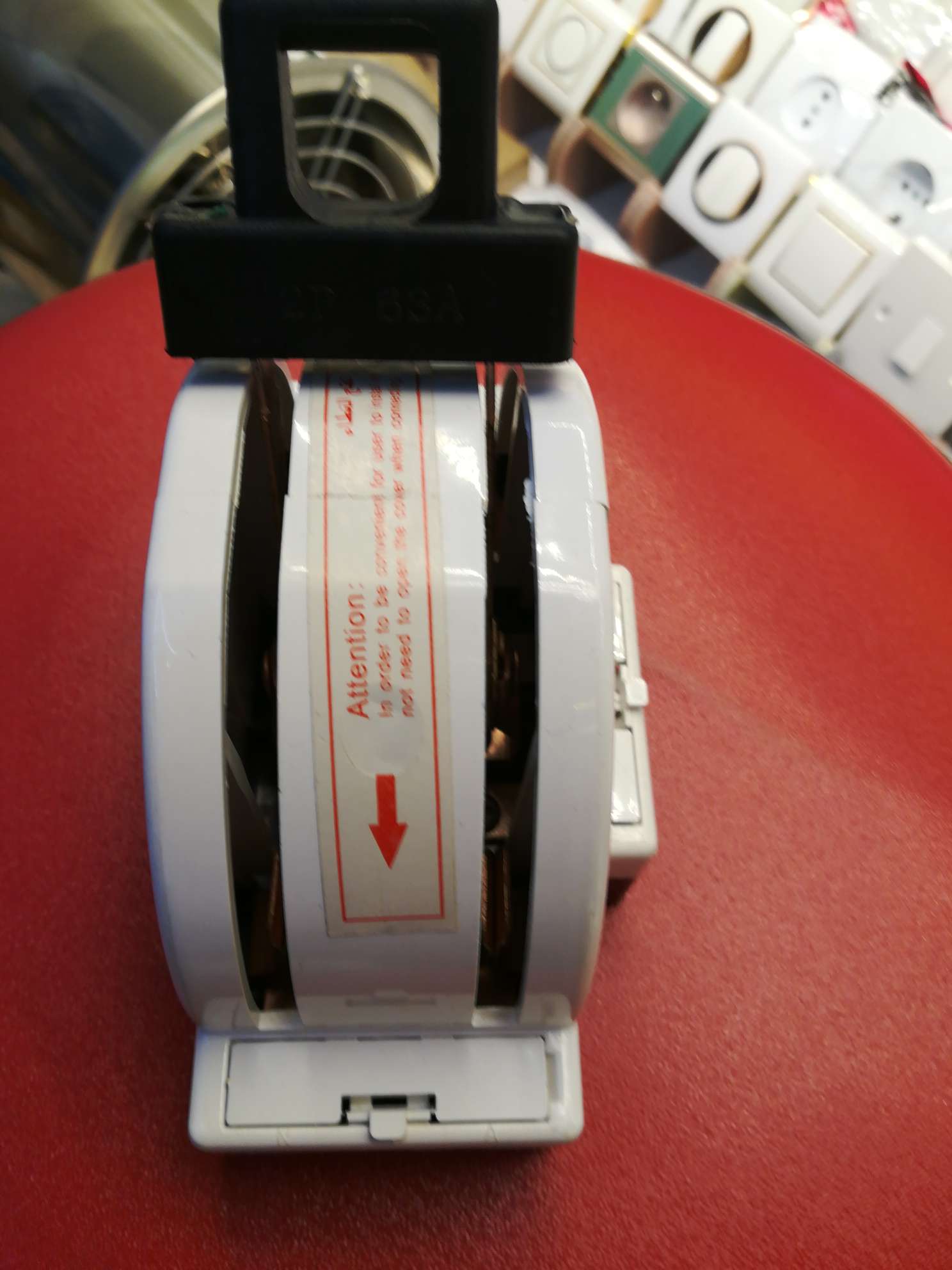 闸刀B款白色2p32A细节图