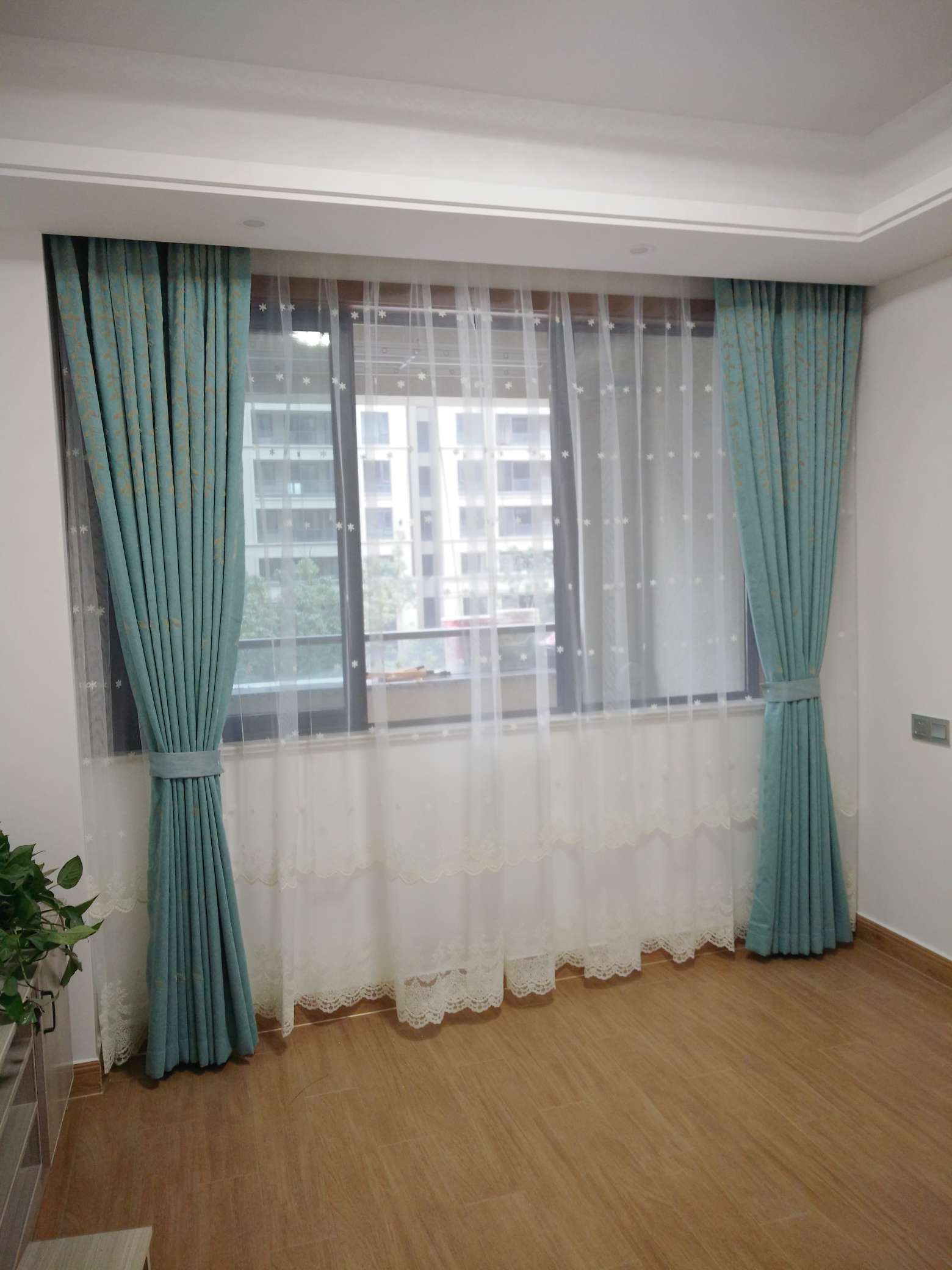 Velvet blackout fabric Application Scenario