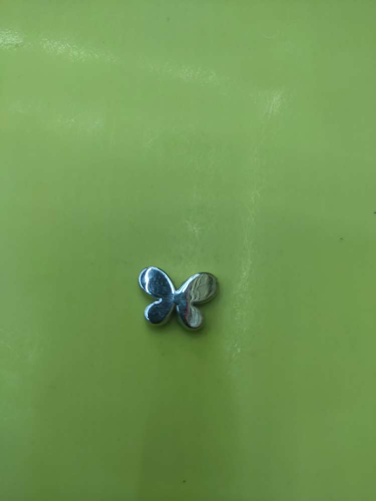 H856 butterfly-shaped straight hole, approximately 12MM in length, 17MM in width and 4MM in thickness, CCB, electroplated white k