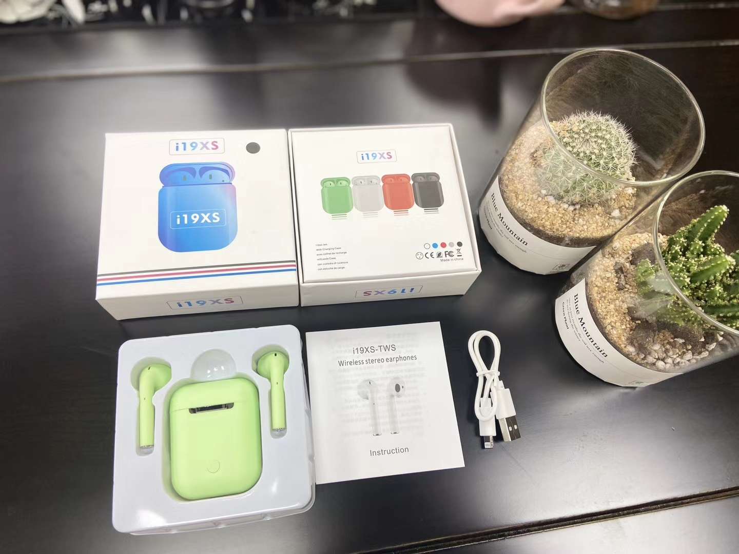 蓝牙耳机实物图