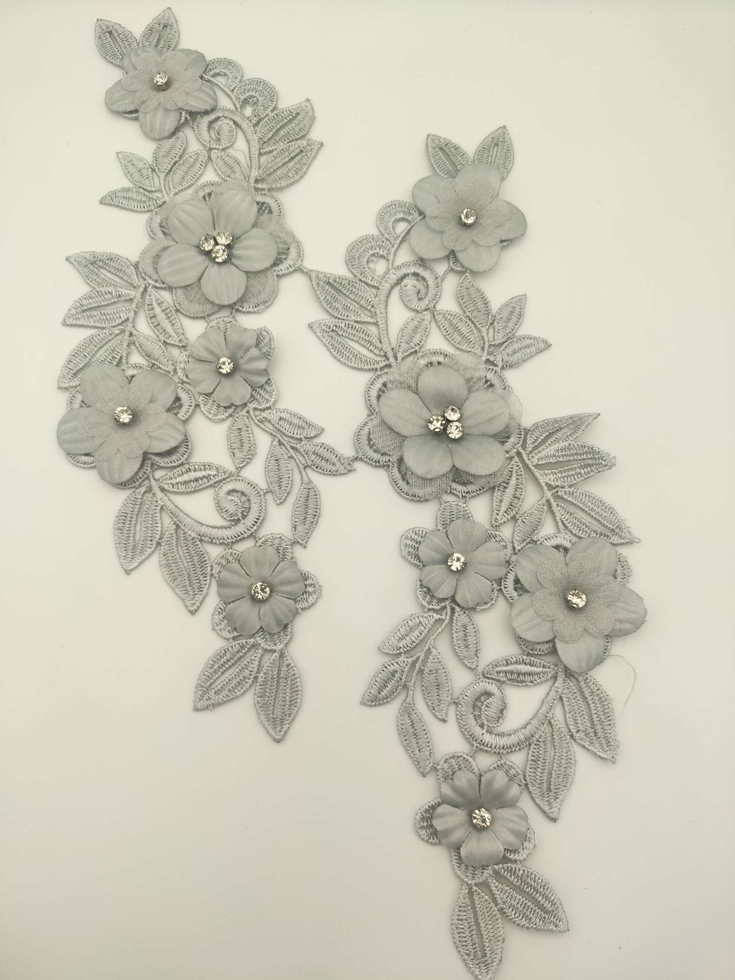 Polyester-polyester double-flower hand-stitched beaded flower clothing accessories, DIY collar flower wedding dress decoration 1-3 undefined